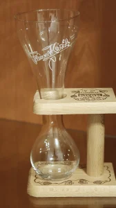 Kwak: vaso de 33 cl con soporte